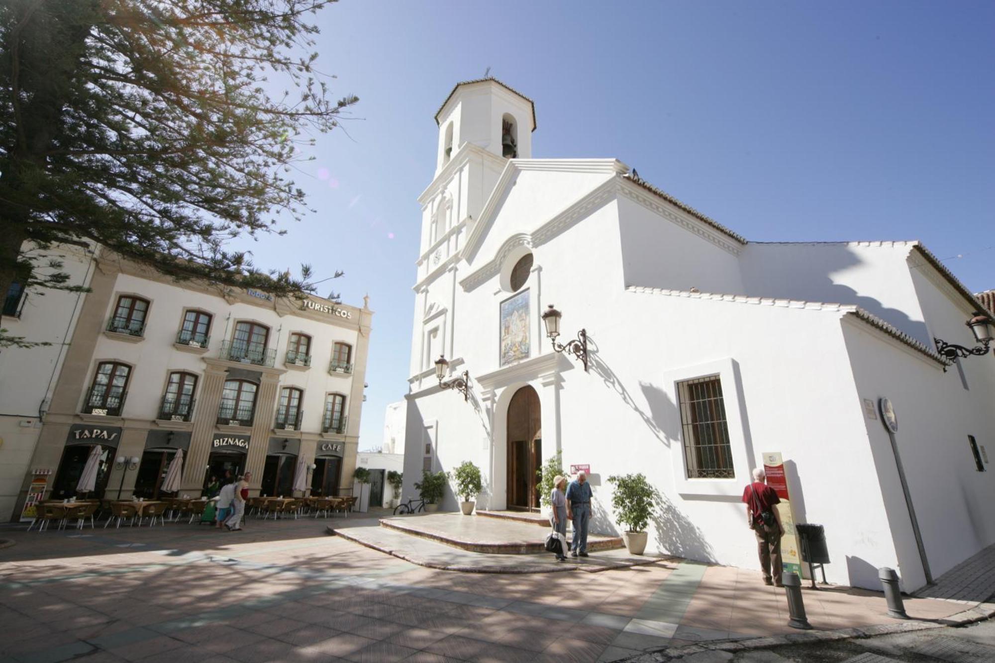 Toboso Apar - Turis Hotel Nerja Exterior foto