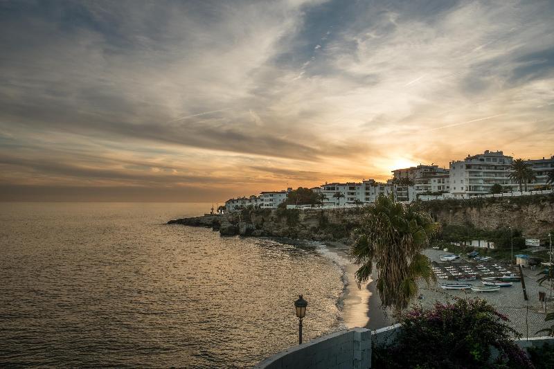 Toboso Apar - Turis Hotel Nerja Exterior foto